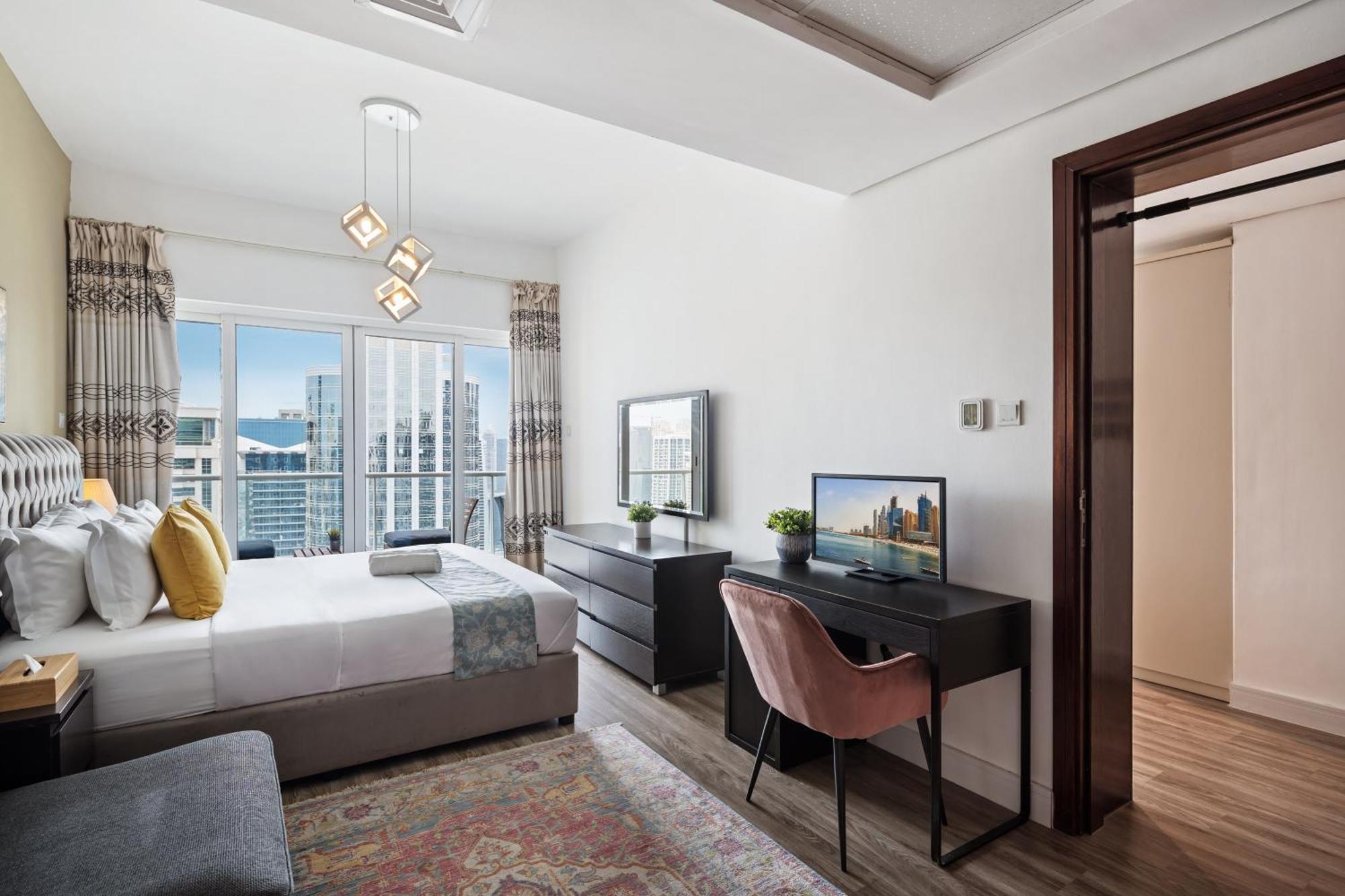 Modern & Spacious 2-Bed Condo With Panoramic Lake Views, Dual Balconies, Steps From Dubai Jlt Metro By "La Buena Vida Holiday Homes" Buitenkant foto