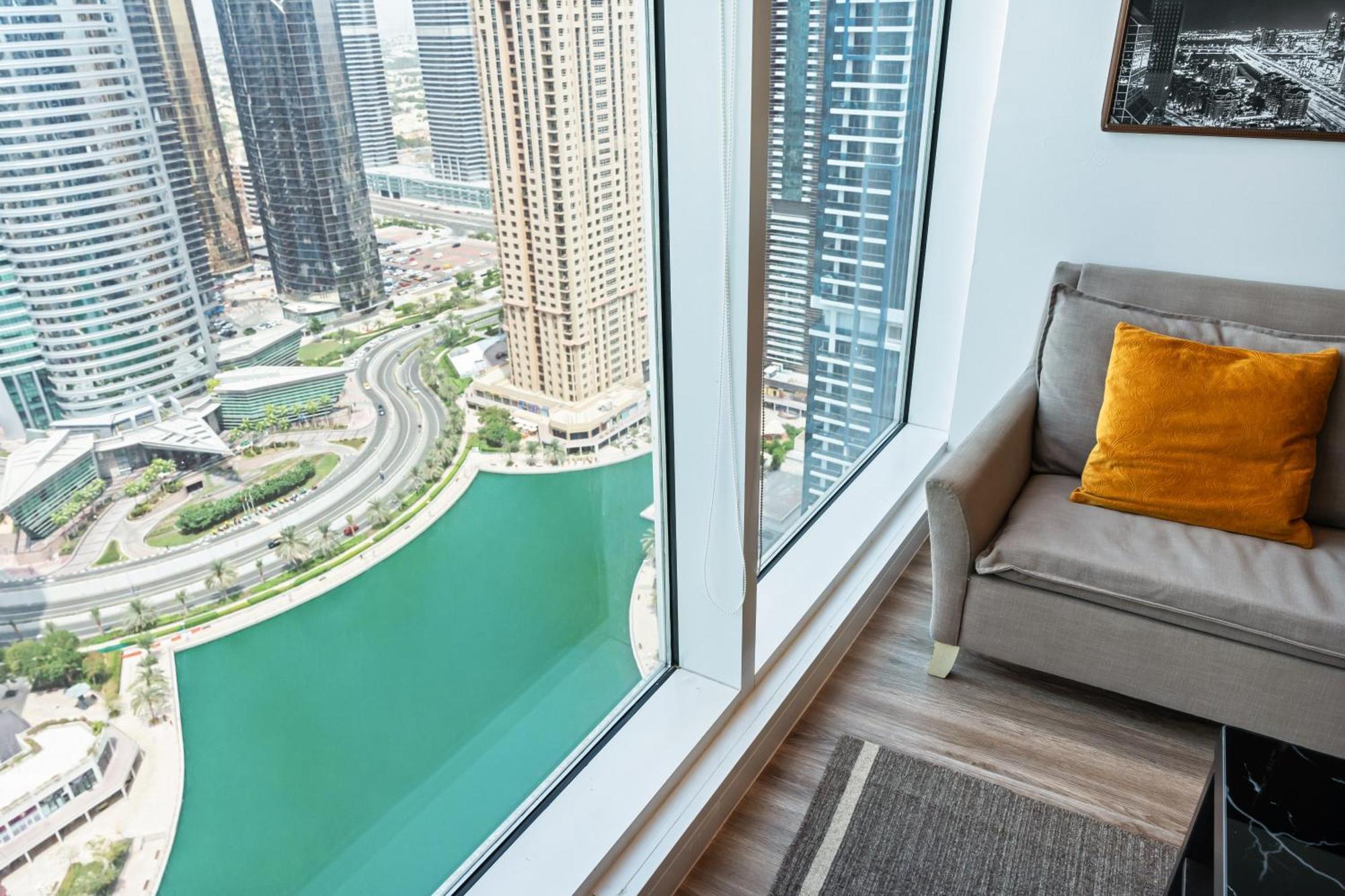 Modern & Spacious 2-Bed Condo With Panoramic Lake Views, Dual Balconies, Steps From Dubai Jlt Metro By "La Buena Vida Holiday Homes" Buitenkant foto