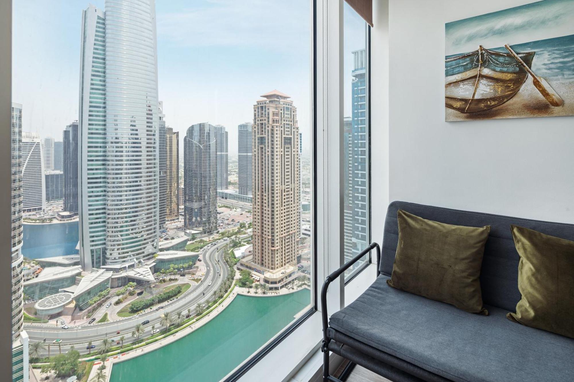 Modern & Spacious 2-Bed Condo With Panoramic Lake Views, Dual Balconies, Steps From Dubai Jlt Metro By "La Buena Vida Holiday Homes" Buitenkant foto