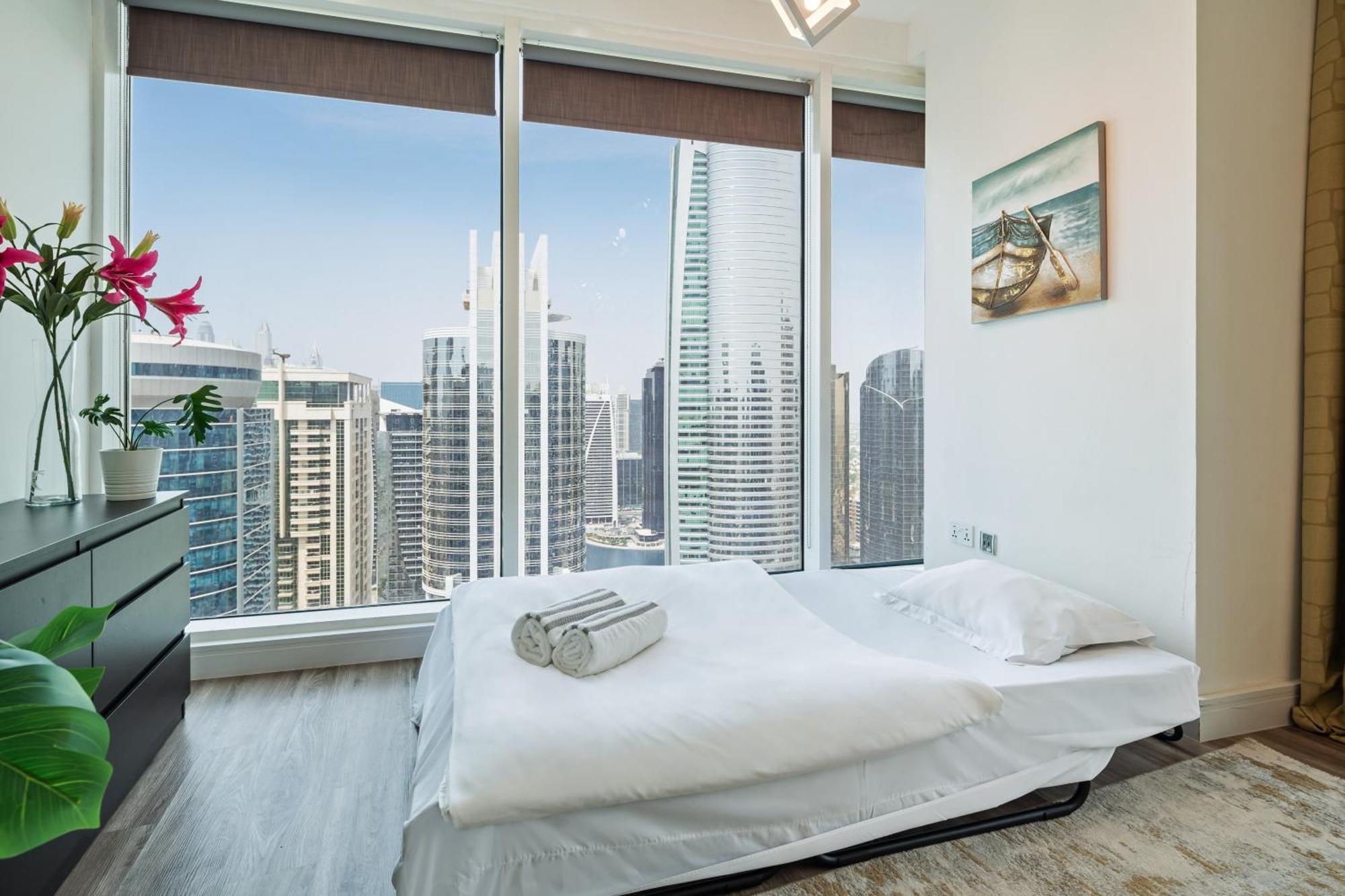 Modern & Spacious 2-Bed Condo With Panoramic Lake Views, Dual Balconies, Steps From Dubai Jlt Metro By "La Buena Vida Holiday Homes" Buitenkant foto