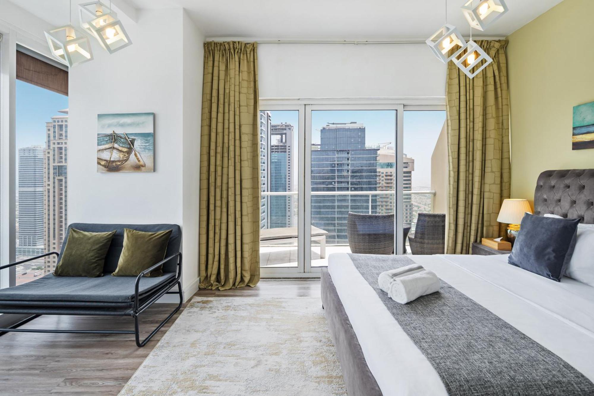 Modern & Spacious 2-Bed Condo With Panoramic Lake Views, Dual Balconies, Steps From Dubai Jlt Metro By "La Buena Vida Holiday Homes" Buitenkant foto