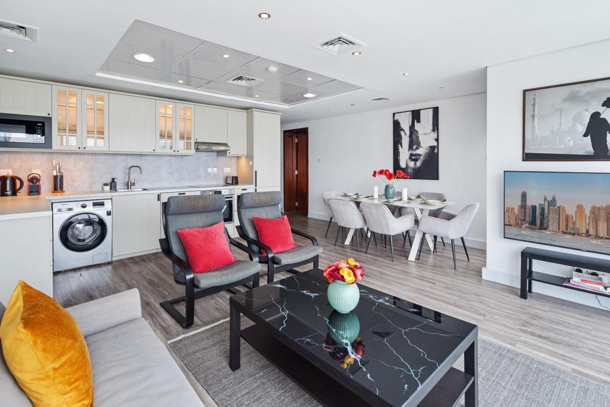 Modern & Spacious 2-Bed Condo With Panoramic Lake Views, Dual Balconies, Steps From Dubai Jlt Metro By "La Buena Vida Holiday Homes" Buitenkant foto