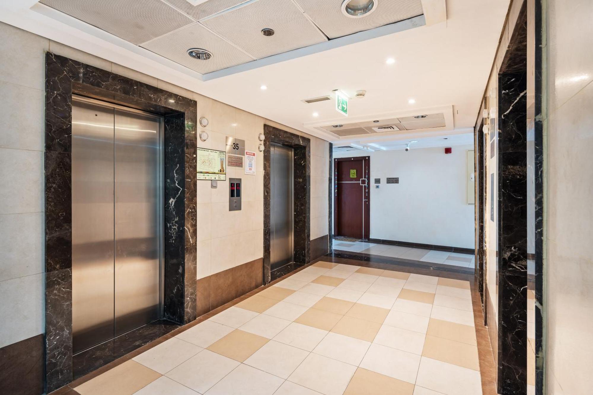 Modern & Spacious 2-Bed Condo With Panoramic Lake Views, Dual Balconies, Steps From Dubai Jlt Metro By "La Buena Vida Holiday Homes" Buitenkant foto