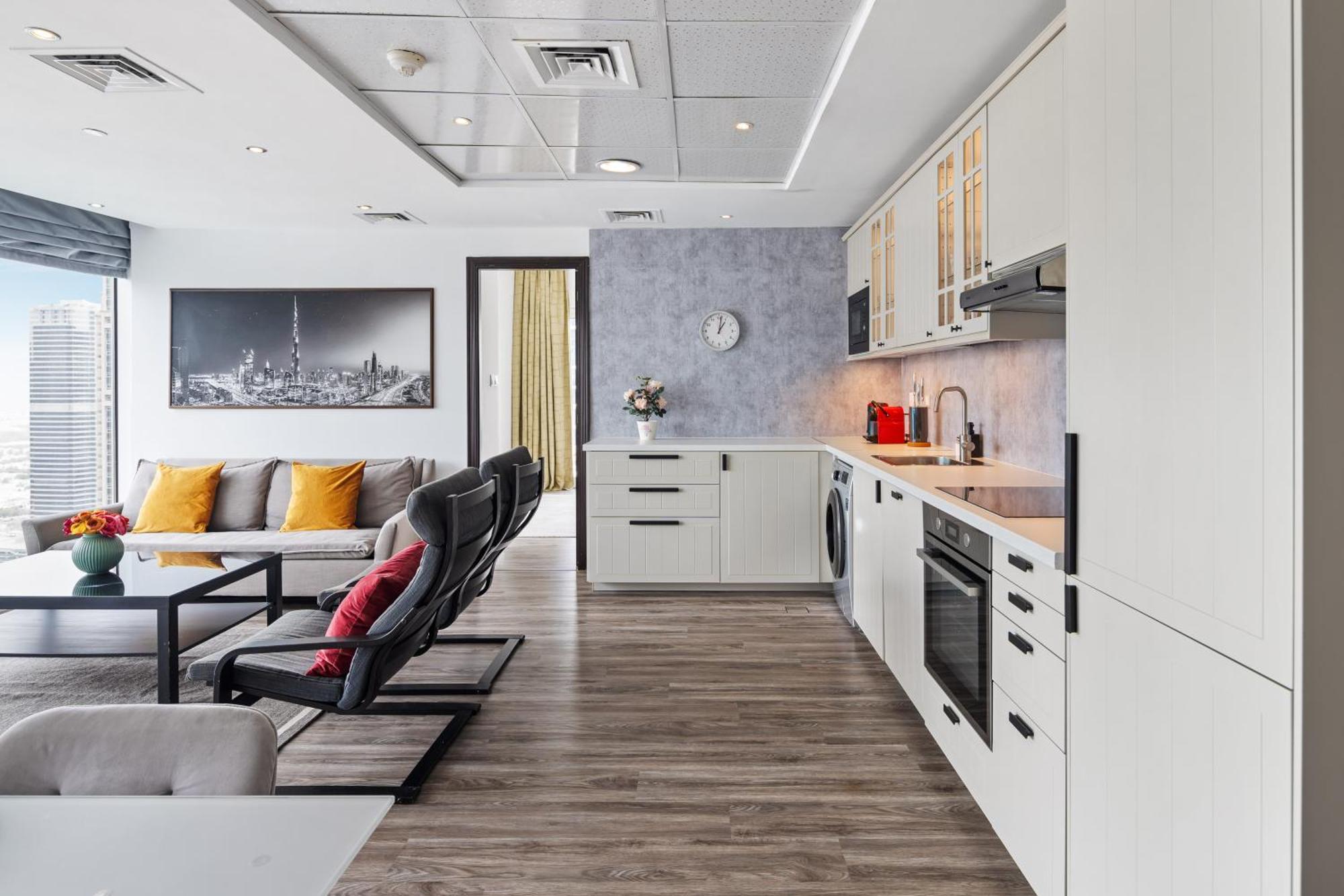 Modern & Spacious 2-Bed Condo With Panoramic Lake Views, Dual Balconies, Steps From Dubai Jlt Metro By "La Buena Vida Holiday Homes" Buitenkant foto