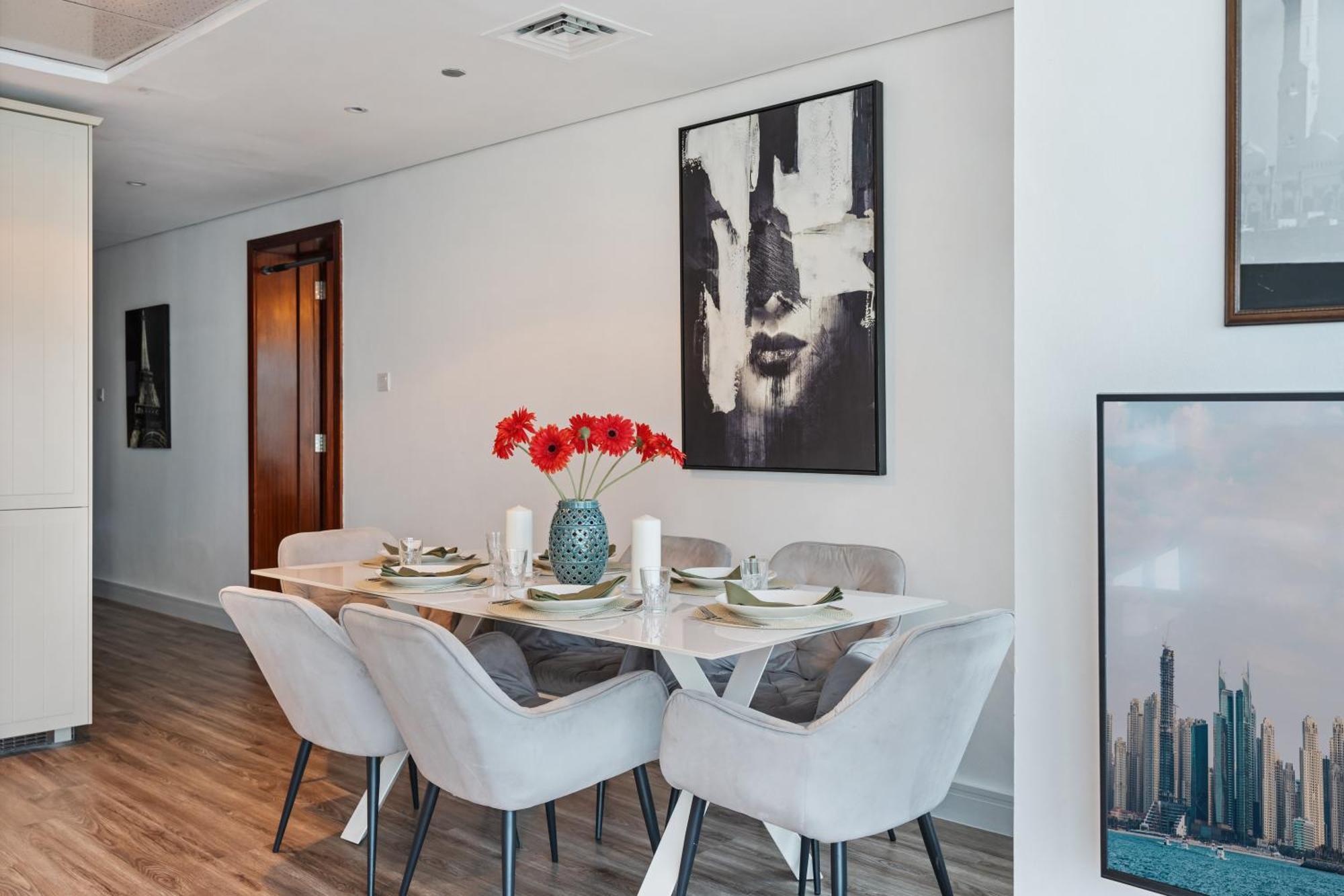 Modern & Spacious 2-Bed Condo With Panoramic Lake Views, Dual Balconies, Steps From Dubai Jlt Metro By "La Buena Vida Holiday Homes" Buitenkant foto
