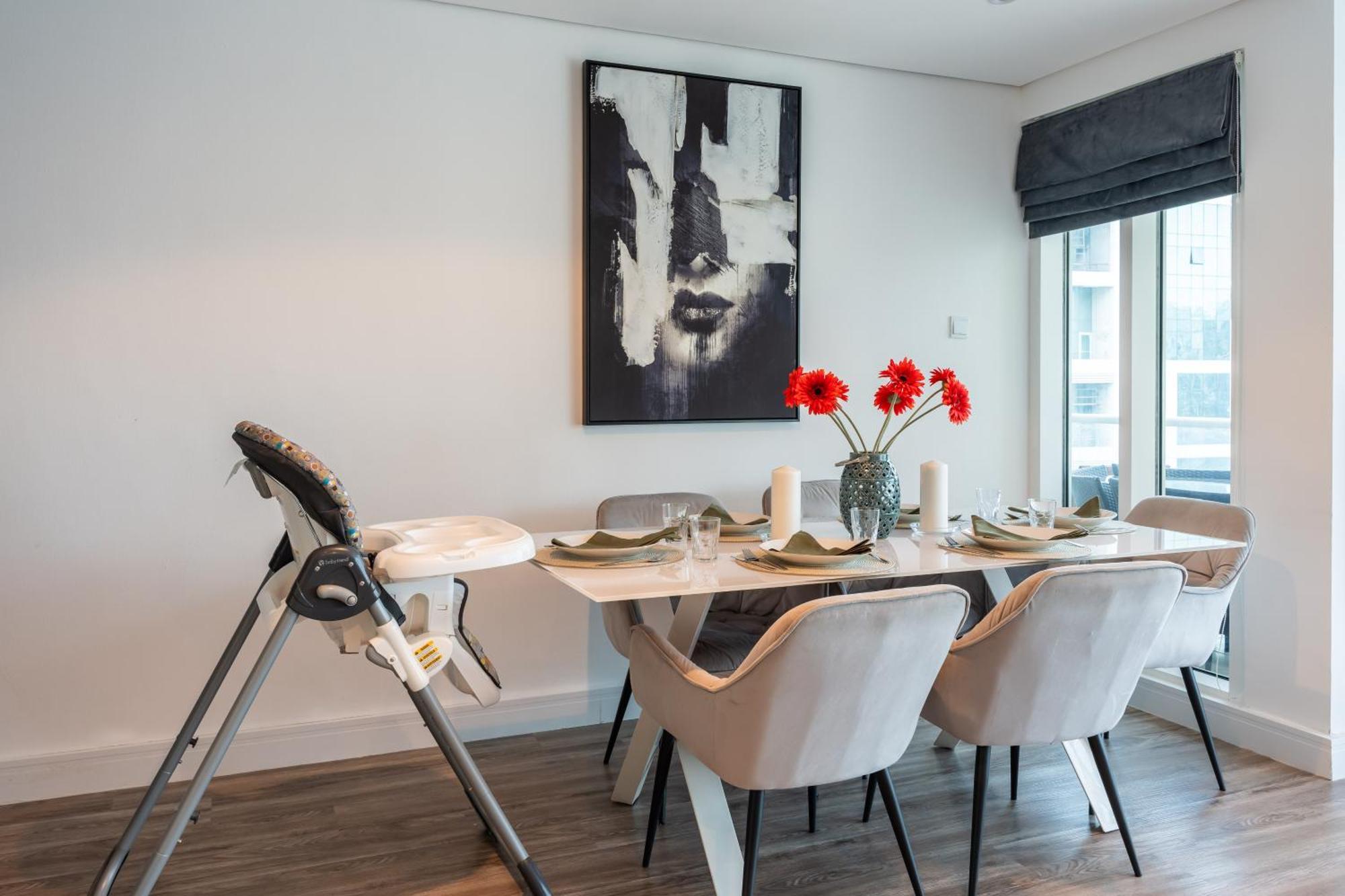 Modern & Spacious 2-Bed Condo With Panoramic Lake Views, Dual Balconies, Steps From Dubai Jlt Metro By "La Buena Vida Holiday Homes" Buitenkant foto
