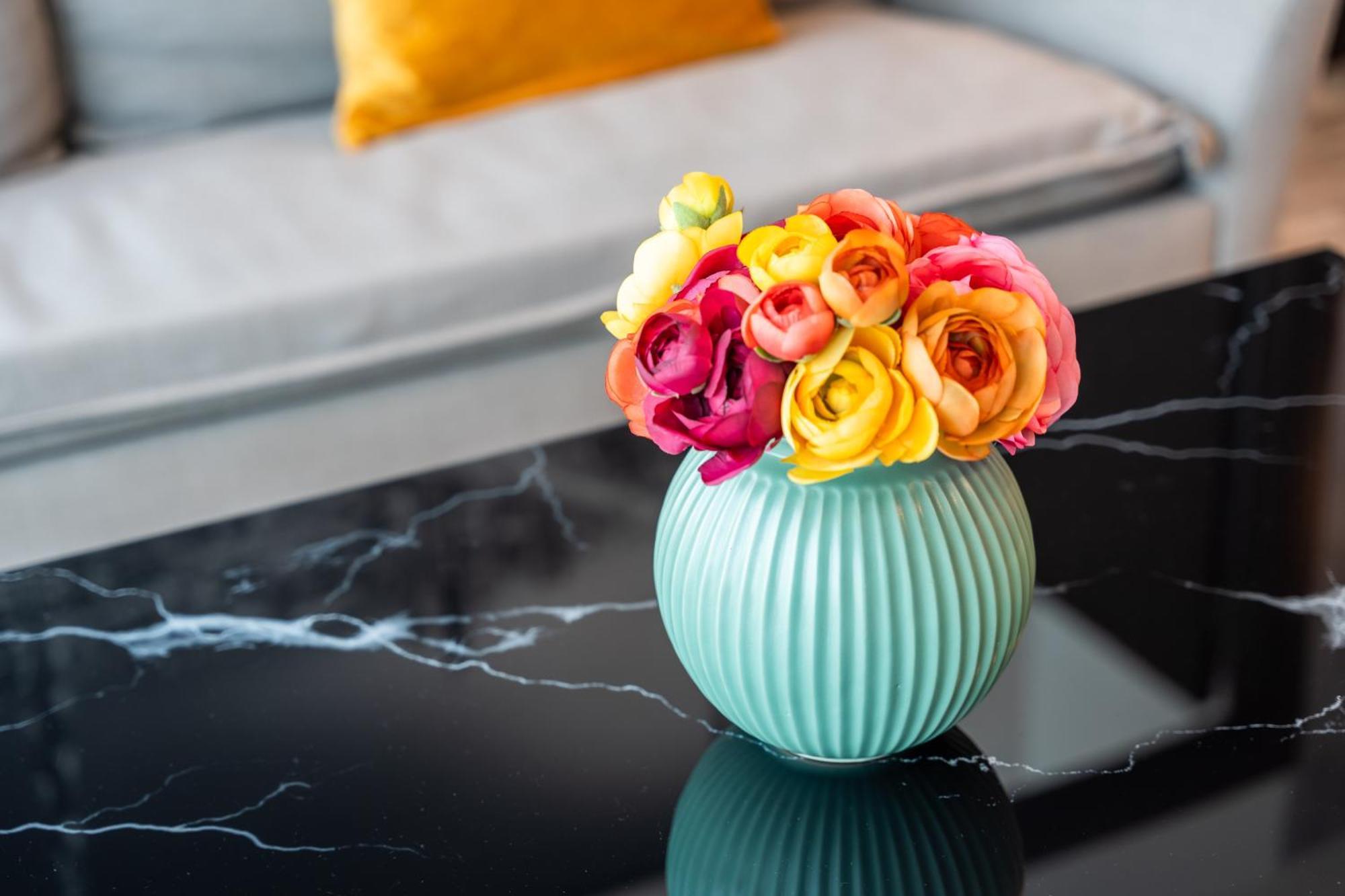 Modern & Spacious 2-Bed Condo With Panoramic Lake Views, Dual Balconies, Steps From Dubai Jlt Metro By "La Buena Vida Holiday Homes" Buitenkant foto