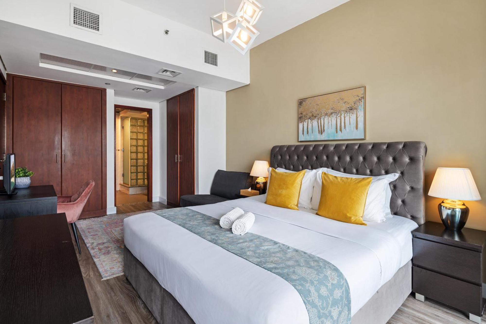 Modern & Spacious 2-Bed Condo With Panoramic Lake Views, Dual Balconies, Steps From Dubai Jlt Metro By "La Buena Vida Holiday Homes" Buitenkant foto