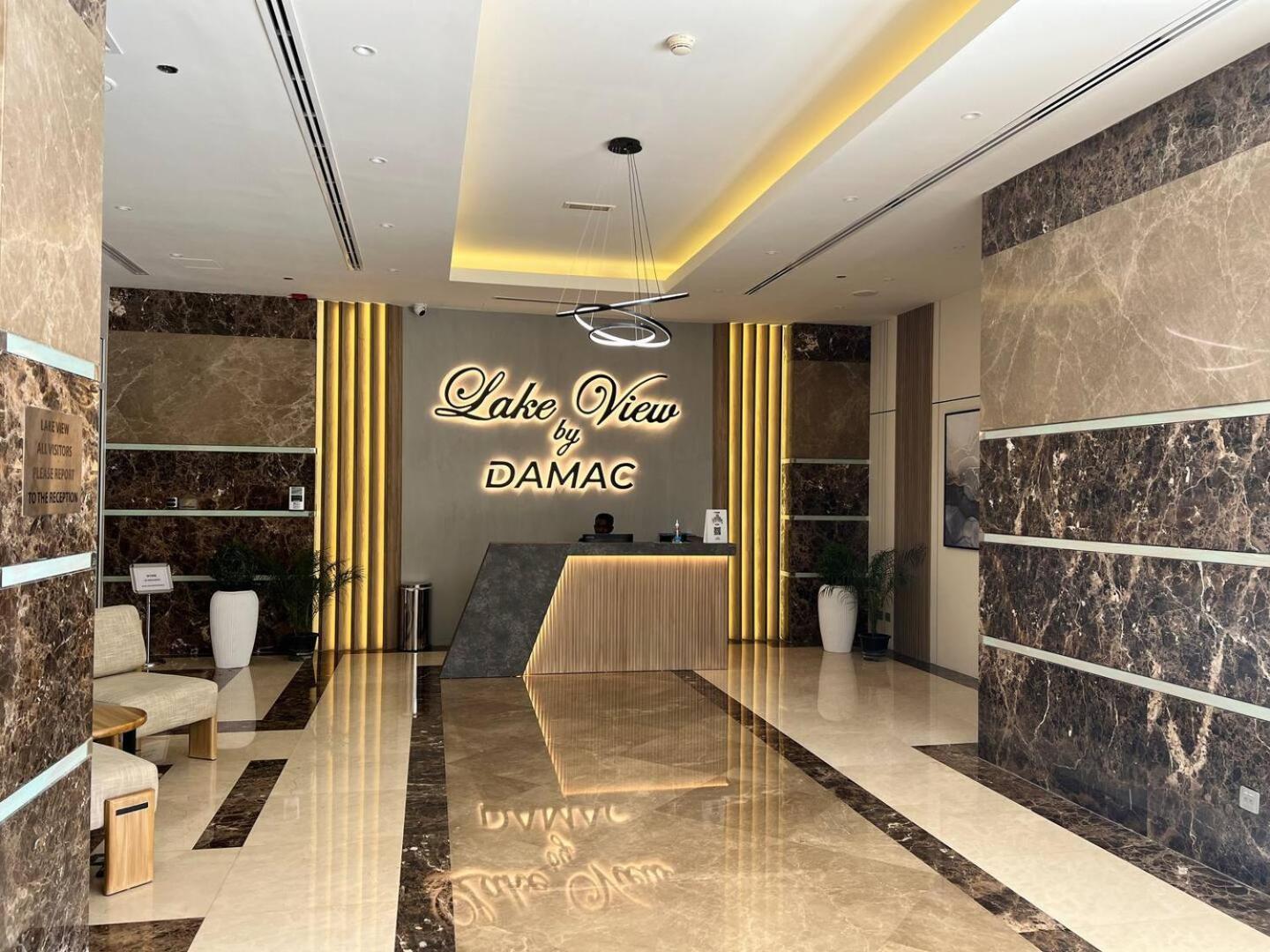 Modern & Spacious 2-Bed Condo With Panoramic Lake Views, Dual Balconies, Steps From Dubai Jlt Metro By "La Buena Vida Holiday Homes" Buitenkant foto