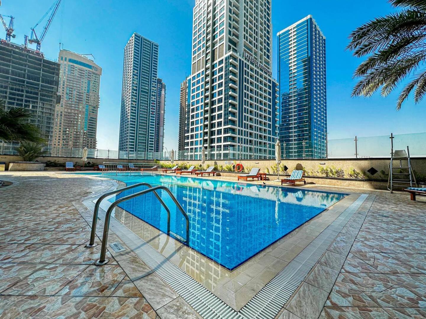 Modern & Spacious 2-Bed Condo With Panoramic Lake Views, Dual Balconies, Steps From Dubai Jlt Metro By "La Buena Vida Holiday Homes" Buitenkant foto